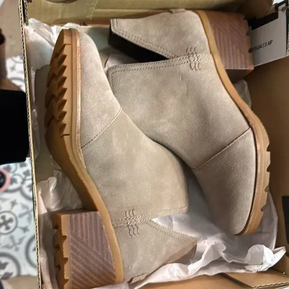 Sorel’s woman’s Cate Cut-out Bootie - Picture 8 of 8